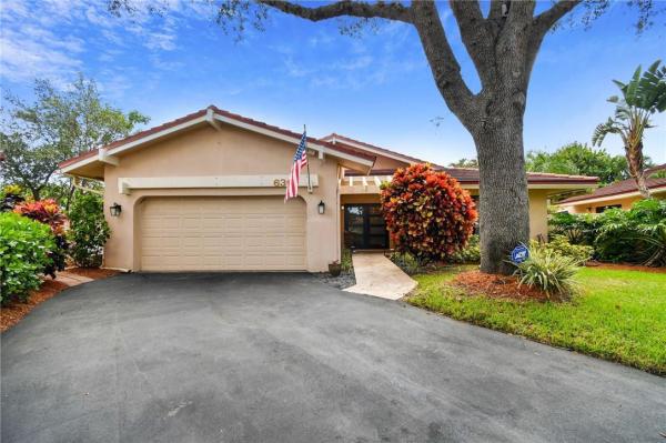 The Hollows Of Deer Creek, 636 Deer Creek Hollows Cir, Deerfield Beach, Florida 33442, image 3