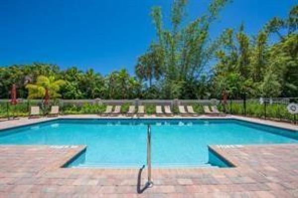 Preston Square, 2393 Byron St, Palm Springs, Florida 33406, image 1