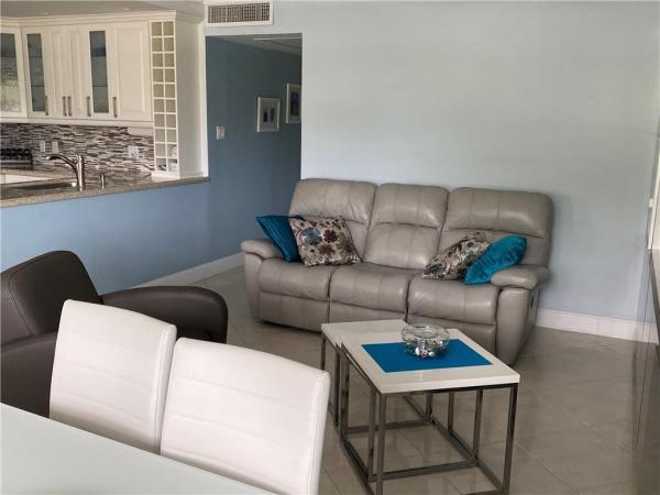 Cambridge, 2079 Cambridge D, Deerfield Beach, Florida 33442, image 3