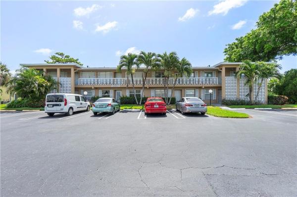 The Pines Of Delray, 1050 Citrus Way #203, Delray Beach, Florida 33445, image 2