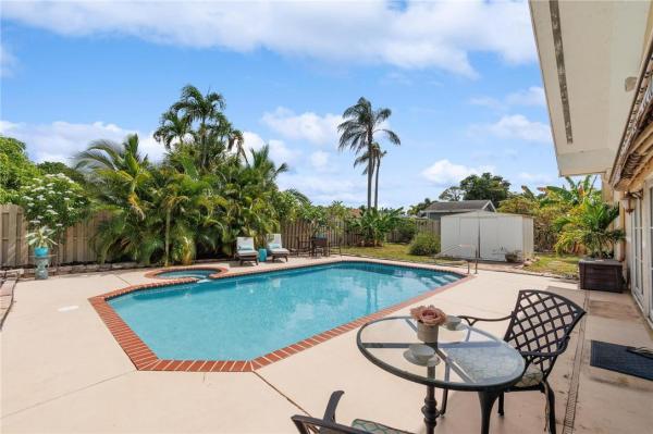 Boca Raton Square, 1799 SW 13th St, Boca Raton, Florida 33486, image 1