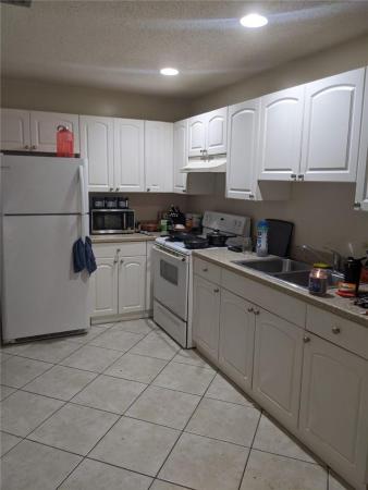 Southern Courtyard, 2004 S 10th St #C, Fort Pierce, Florida 34950, image 3