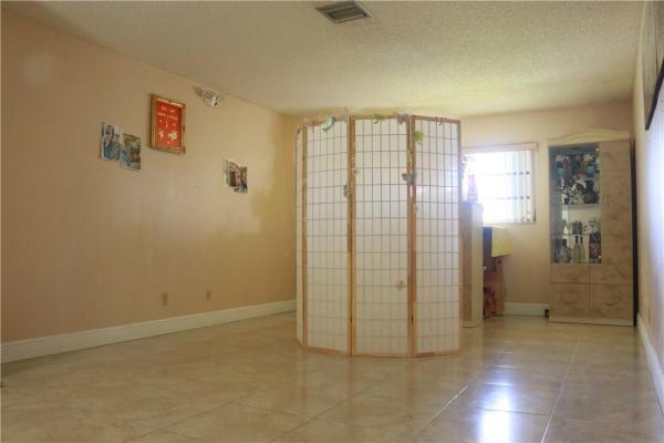 Rolling Oaks Estates, 1763 NW 193rd St, Miami Gardens, Florida 33056, image 1