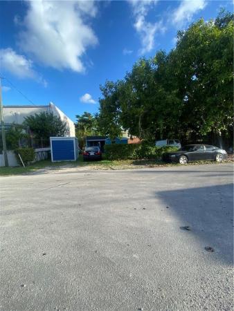 Bunn Crest, 3208 NW 69th St, Gladeview, Florida 33147, image 2
