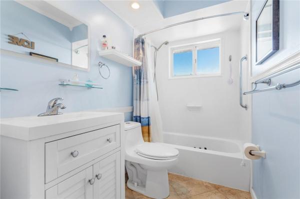 Windsor Court, 3030 NE 5th Ter #11, Wilton Manors, Florida 33334, image 3