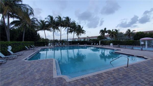 Thousand Oaks, 3163 Laurel Ridge Cir, Riviera Beach, Florida 33404, image 2