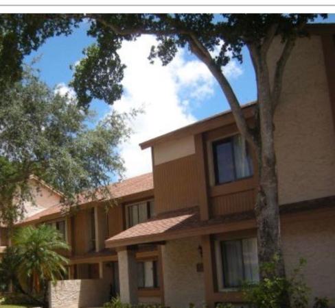 Wimbledon At Jacaranda, 209 Wimbledon Lakes Dr #209, Plantation, Florida 33324, image 1