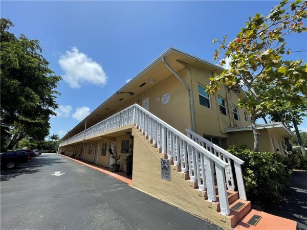 Wilton Village, 2607 NE 8th Ave #25, Wilton Manors, Florida 33334, image 1