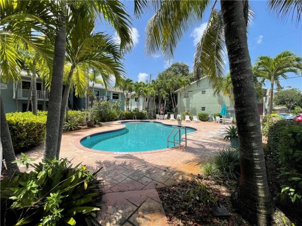 Wilton Village, 2607 NE 8th Ave #25, Wilton Manors, Florida 33334, image 2