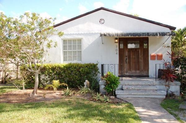 Lauderdale Gardens, 704 NE 15th St, Fort Lauderdale, Florida 33304, image 1