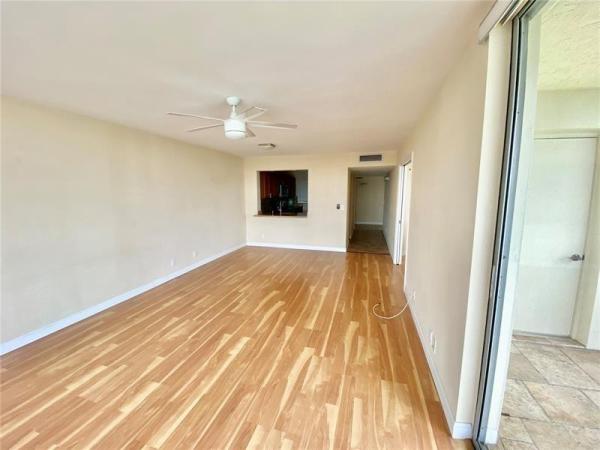 Poinciana Place Of Pine Island Ridge, 9420 Poinciana Pl #416, Davie, Florida 33324, image 2