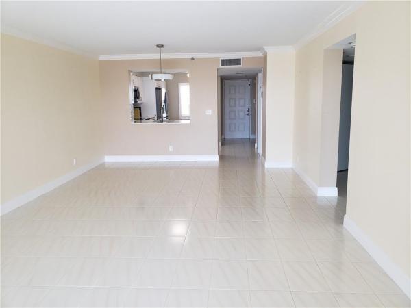 Huntington Lakes 5, 7310 Ashford Pl #503, Delray Beach, Florida 33446, image 3