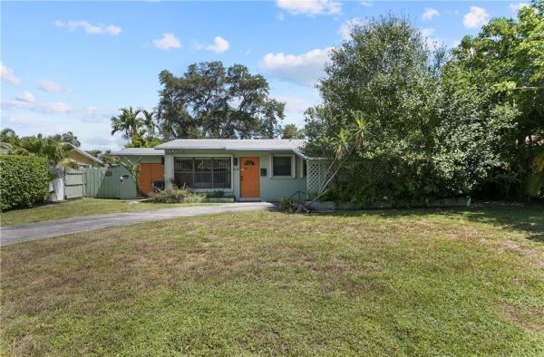 Tropical Manors, 409 NE 28th St, Wilton Manors, Florida 33334, image 1