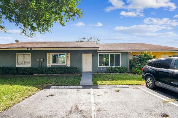 Forest Glen Townhouses, 4747 Orleans Ct #C, West Palm Beach, Florida 33415, image 1