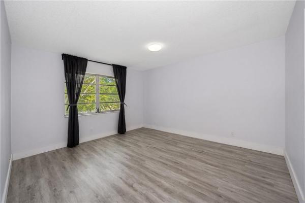 Berkley House Of Carriage Hills, 100 Berkley Rd #303, Hollywood, Florida 33024, image 2