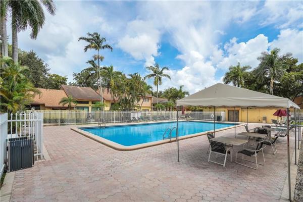 Villas Of Plantation, 1178 N University Dr, Plantation, Florida 33322, image 1