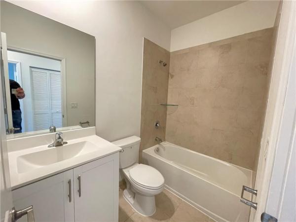 Las Ramblas At Via Ventura, 410 NE 208th Ter #410, Ives Estates, Florida 33179, image 2