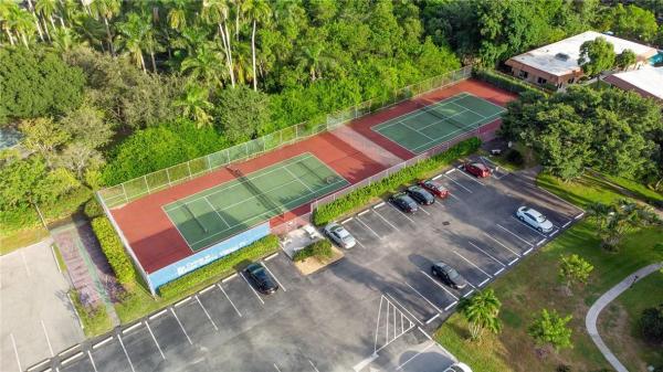 Manor Grove Village, 1940 NE 2nd Ave #115J, Wilton Manors, Florida 33305, image 2