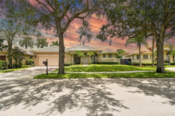 Majestic Bay, 2301 NW 129th Ter, Pembroke Pines, Florida 33028, image 1