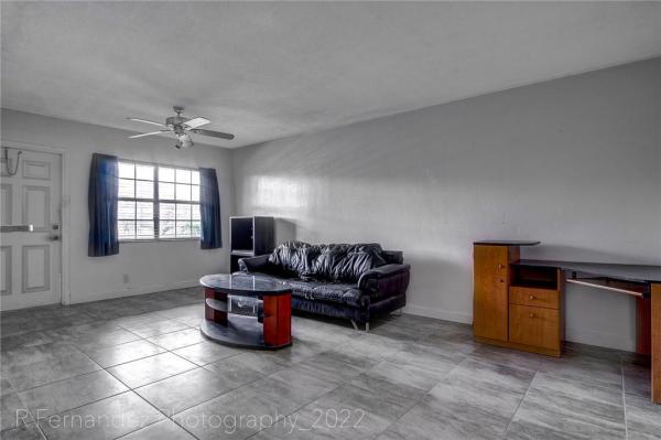 Ashley Arms, 2110 NE 42nd St #8B, Lighthouse Point, Florida 33064, image 2