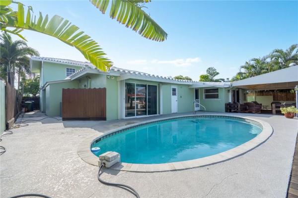 Middle River Manor, 2216 NE 18th Ave, Wilton Manors, Florida 33305, image 3