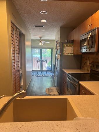 Tamerlane, 3349 Oak Dr, Hollywood, Florida 33021, image 2