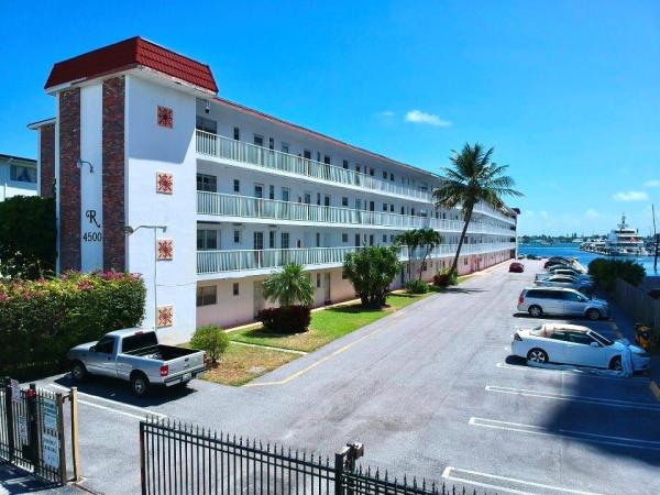Regency Surf & Racquet Club, 4500 N Flagler Dr #C6, West Palm Beach, Florida 33407, image 1