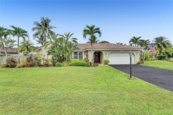 Waterford, 5541 Windover Way, Davie, Florida 33331, image 2