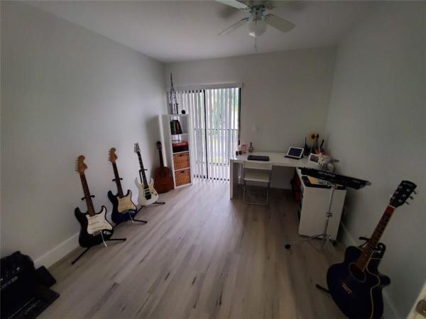 Courtyard Of Coral Gate, 5570 Courtyard Dr, Margate, Florida 33063, image 1