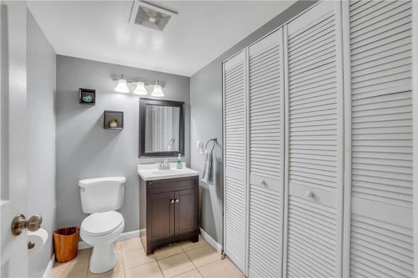 Banyan Lake, 23060 Oxford Pl #D, Boca Raton, Florida 33433, image 1