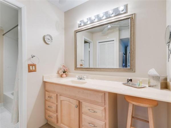 Racquet Club At Bonaventure, 357 Lakeview Dr #204, Weston, Florida 33326, image 1