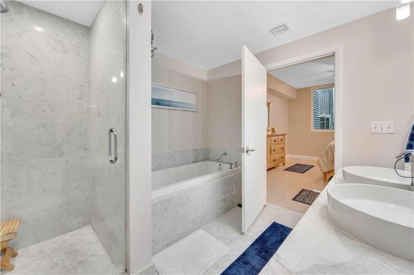 Vizcayne North, 244 Biscayne Blvd #3609, Miami, Florida 33132, image 1