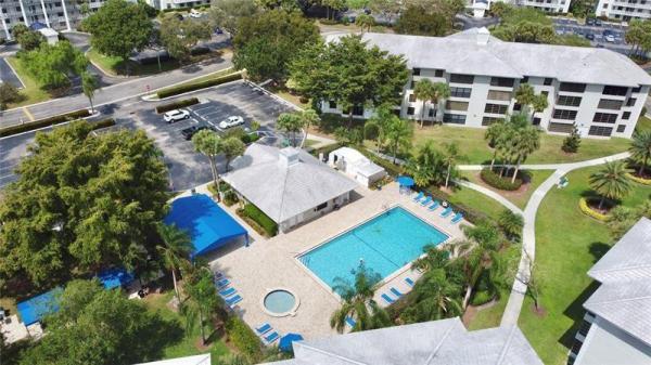 Whitehall 2 Of Pine Island Ridge, 1721 Whitehall Dr #206, Davie, Florida 33324, image 2