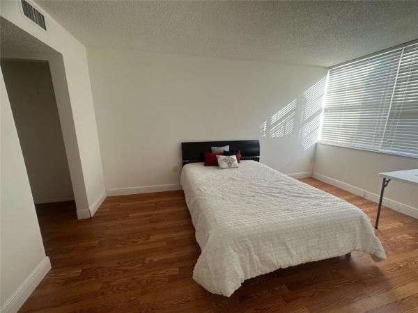 Del Prado, 18051 Biscayne Blvd #903-1, Aventura, Florida 33160, image 2