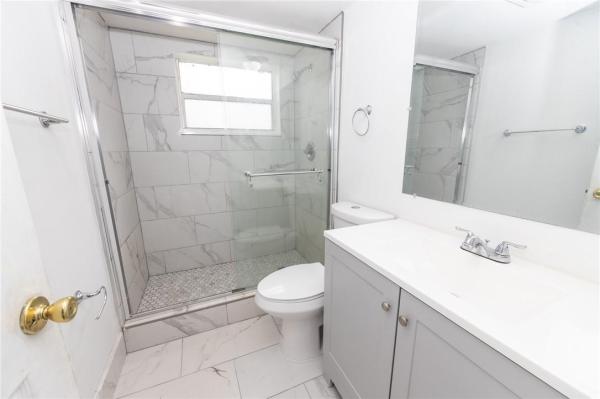 Poinciana Place Of Pine Island Ridge, 9420 Poinciana Pl #117, Davie, Florida 33324, image 2