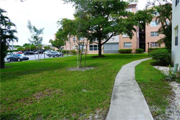 Somerset, 2871 Somerset Dr #211, Lauderdale Lakes, Florida 33311, image 3
