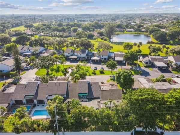 Wildwood Of Deer Creek, 328 Deer Creek Wildwood Ln E, Deerfield Beach, Florida 33442, image 2