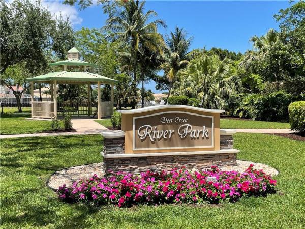 Wildwood Of Deer Creek, 328 Deer Creek Wildwood Ln E, Deerfield Beach, Florida 33442, image 3