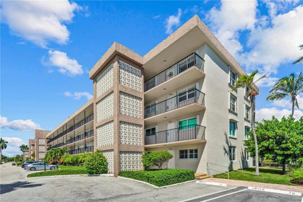 Seagate Of Gulfstream, 2018 S Federal Hwy #109, Boynton Beach, Florida 33435, image 1