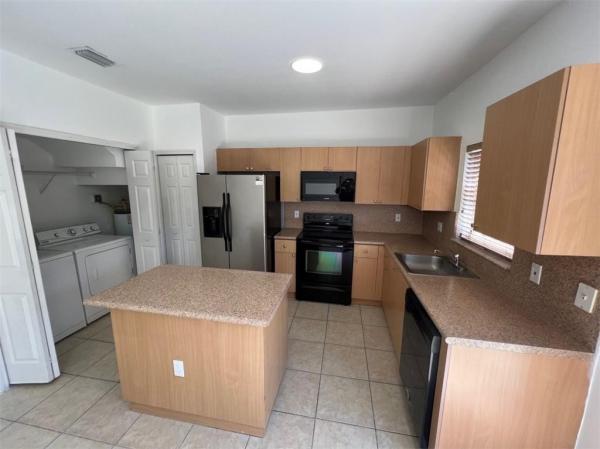 Venetia Groves, 2914 SE 15th Ter 0, Homestead, Florida 33035, image 2
