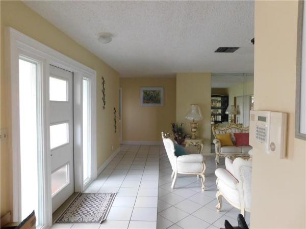 Oriole Estates, 3610 NW 39th St, Lauderdale Lakes, Florida 33309, image 2