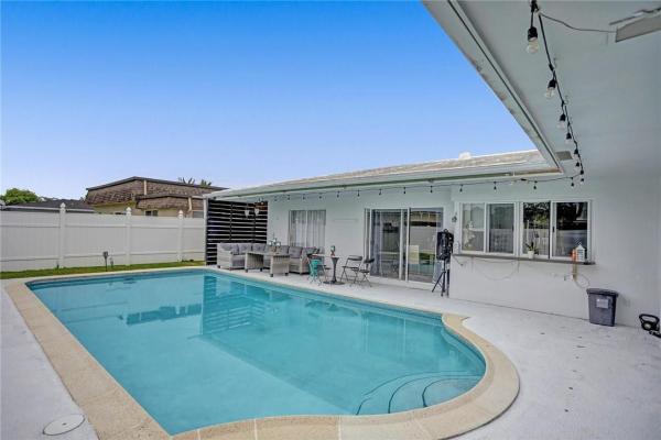 Sunflower, 6841 NW 81st Ct, Tamarac, Florida 33321, image 1