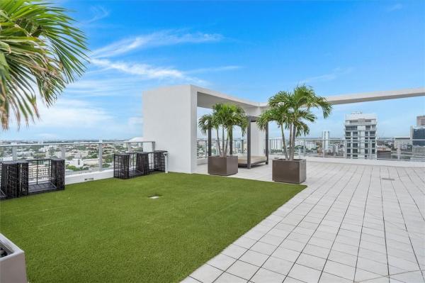 Brickell Ten, 1010 SW 2nd Ave #808, Miami, Florida 33130, image 2