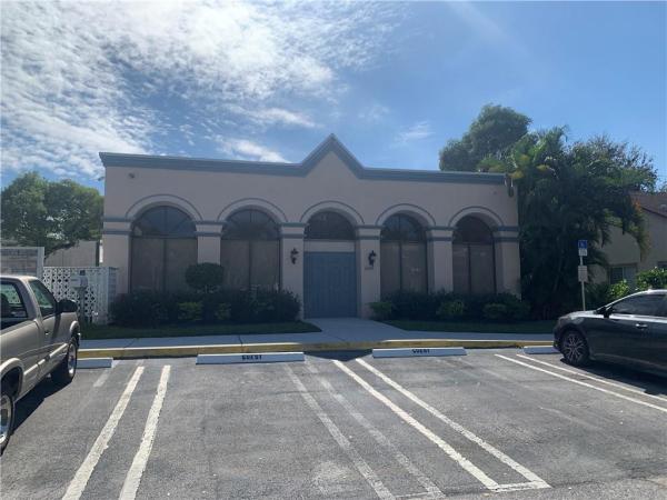 Lantern Walk, 204 Par Dr, Royal Palm Beach, Florida 33411, image 3