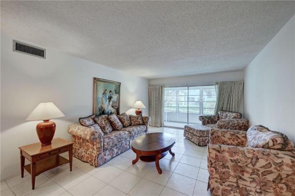 Martinique Village, 4702 Martinique Dr #D1, Coconut Creek, Florida 33066, image 1