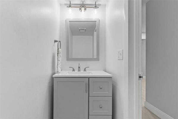 Oakwood On The Green, 9859 Riverside Dr #9-35, Coral Springs, Florida 33071, image 2
