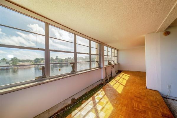 Royal Mariner, 3100 NE 49th St #301, Lauderdale By The Sea, Florida 33308, image 2