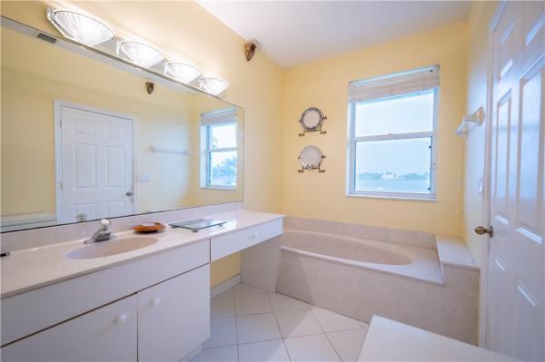 Barefoot Cove Townhomes, 172 Barefoot Cv, Hypoluxo, Florida 33462, image 3