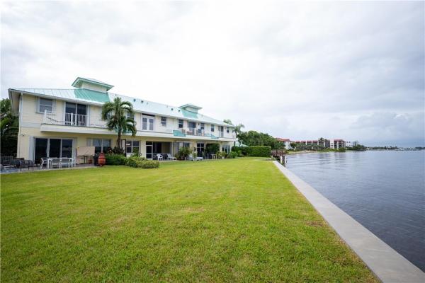 Barefoot Cove Townhomes, 172 Barefoot Cv, Hypoluxo, Florida 33462, image 1