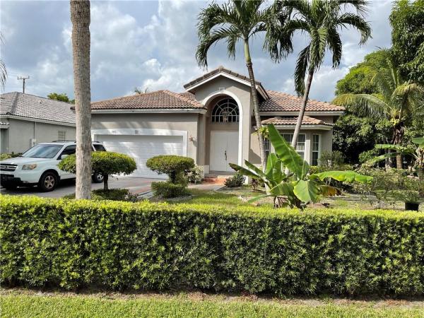 Golf Club Of Plantation Villas, 7091 E Tropical Way, Plantation, Florida 33317, image 1